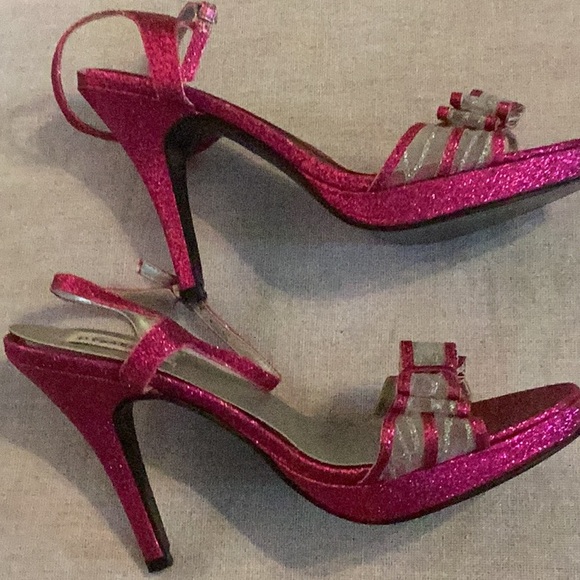 NWOT Dyeables heels - Picture 8 of 9